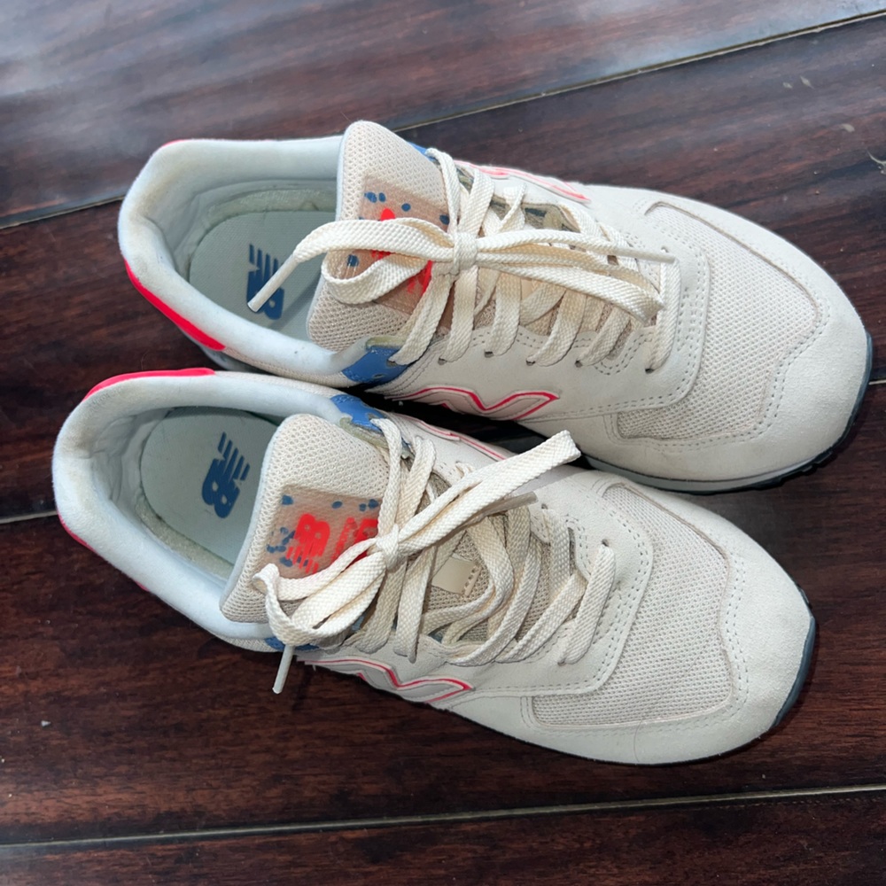 New Balance, women’s size 8 wide